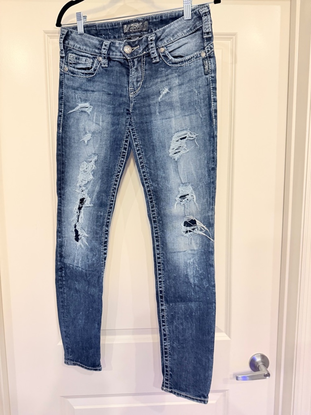 Silver Jeans Women's Distressed Skinny Jeans - Medium Blue Wash NWOT 29/31